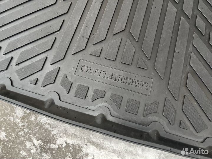 Коврик багажника Misubishi Outlander
