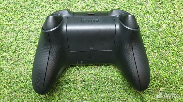 Игровая приставка Microsoft xbox Series X 1Tb