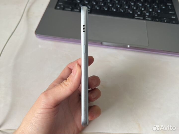 Samsung Galaxy A3 (2017) SM-A320F/DS, 2/16 ГБ