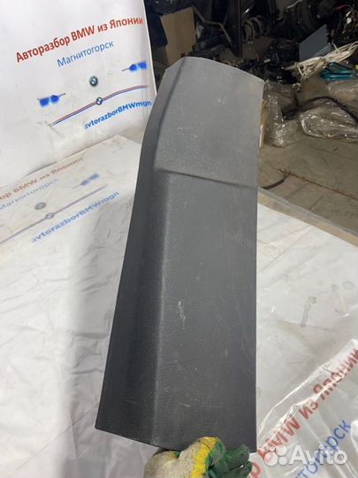 Обшивка центральной стойки передняя правая Bmw X5