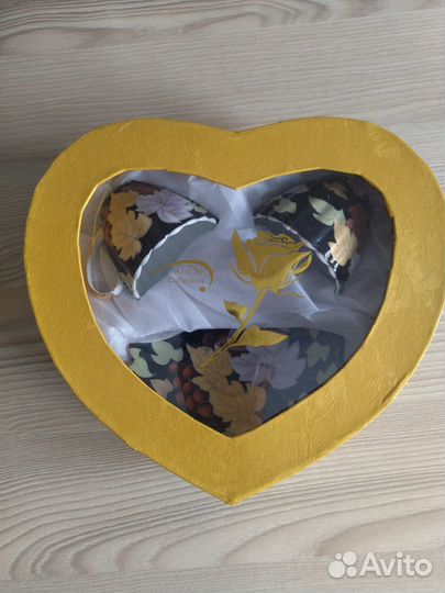 Кофейный набор чашечек и блюдечек