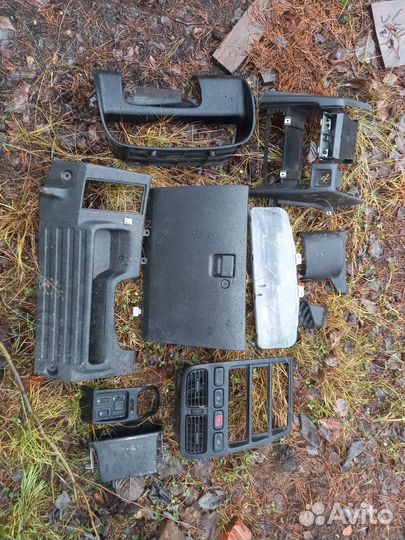 Торпедо Nissan Primera 2.0 SLX