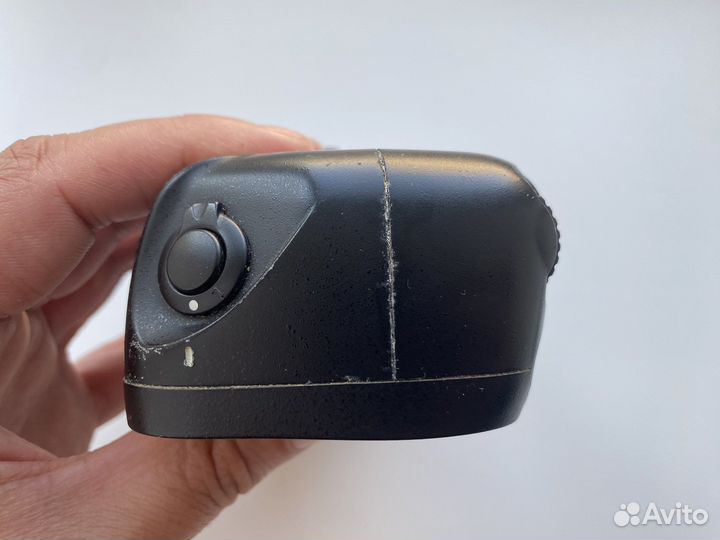 Батарейный блок Nikon MB-D11