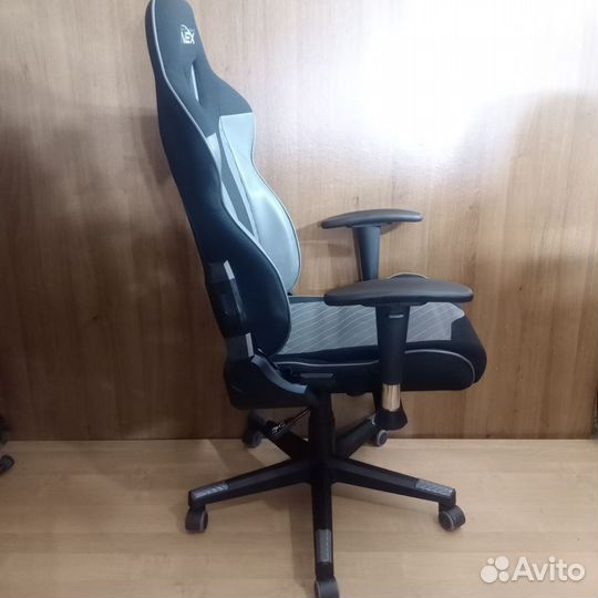 Компьютерное кресло игровое DxRacer NEX