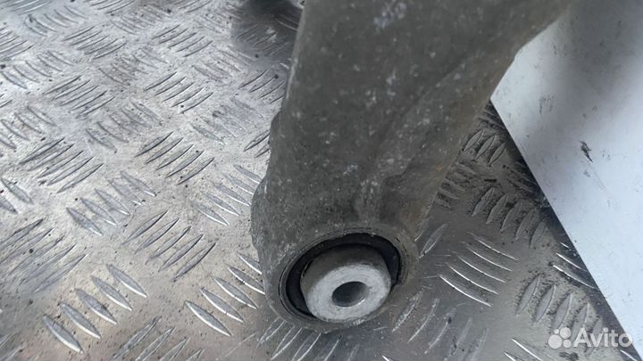 Рычаг задний нижний Прав. 33326753110 бмв 7 серия