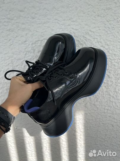 Лоферы лаковые