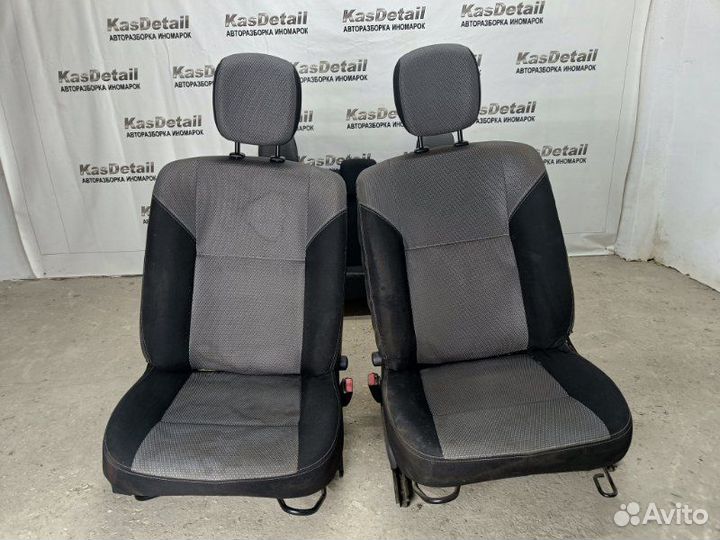 Сиденья комплект Renault Duster легковой универсал