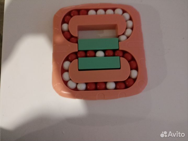 Развивающая игрушка для моторики рук и логики