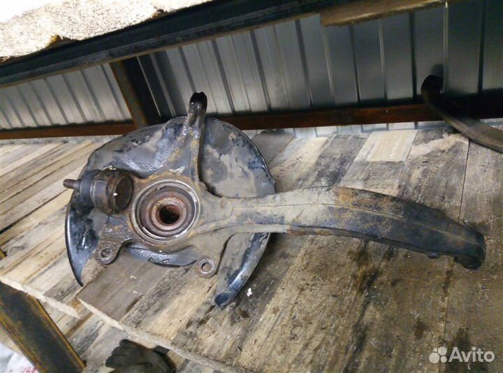 Кулак (цапфа) передний левый Honda Accord 8 2012