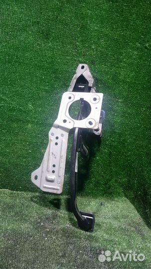 Педаль тормоза Ford Focus