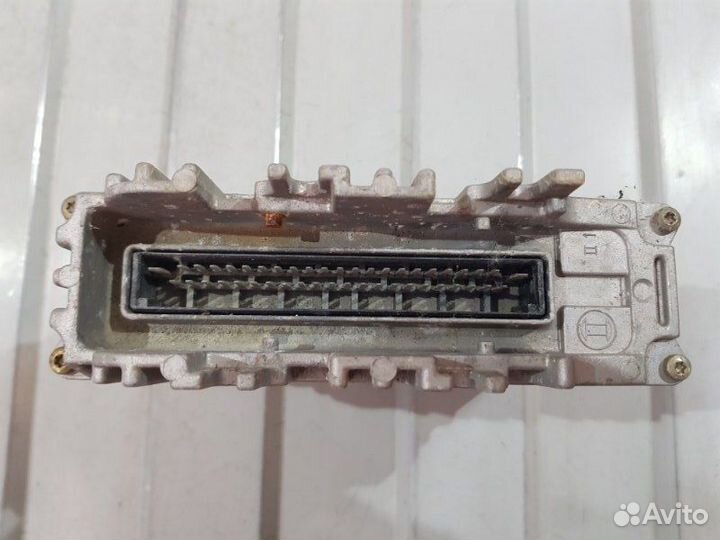 Блок управления двигателем Volkswagen Passat B4