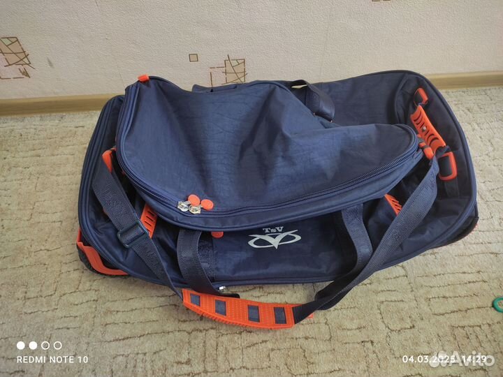 Сумка дорожная на колесах с выдвижной ручкой