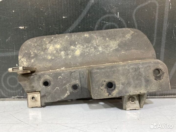 Брызговик задний правый Audi A6 C6 BDW 2005