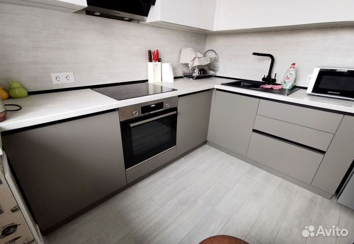 Кухонный гарнитур угловой в потолок на заказ