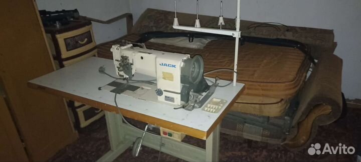Швейная машина jack