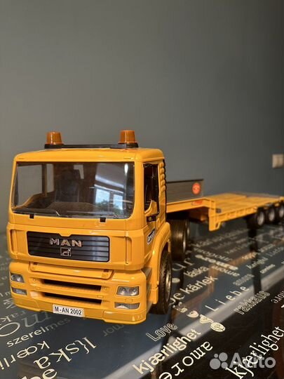 Bruder тягач с прицепом 100 см