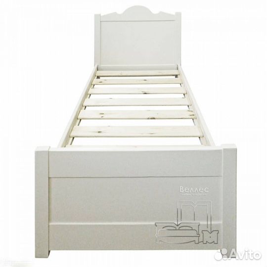 Деревянная двуспальная кровать 160*200