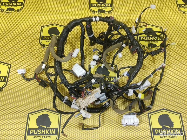 Проводка салона/багажника Nissan Juke