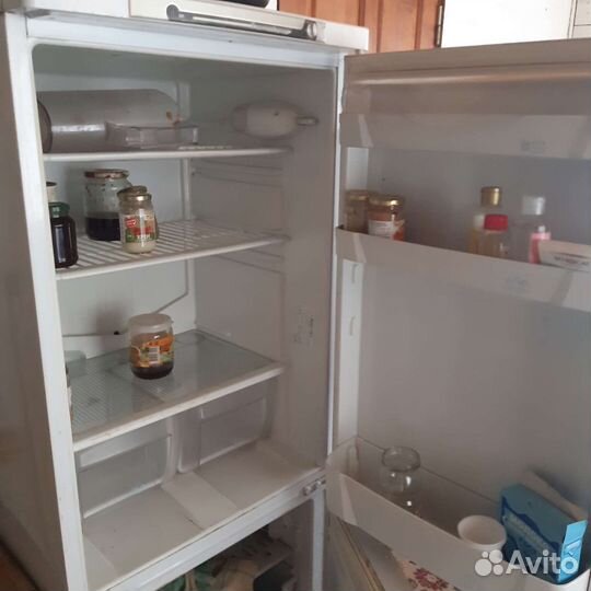 Продам холодильник на запчасти