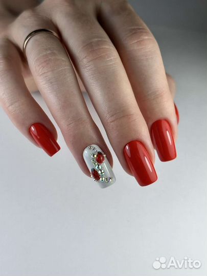 Маникюр и гель лак в один тон