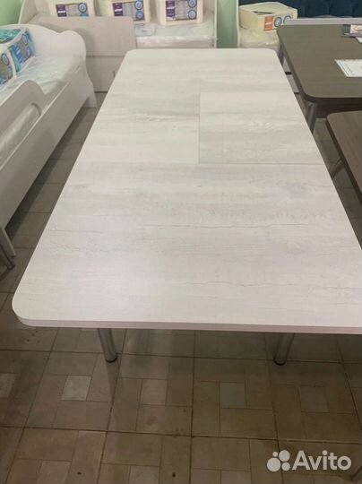 Кухонный стол