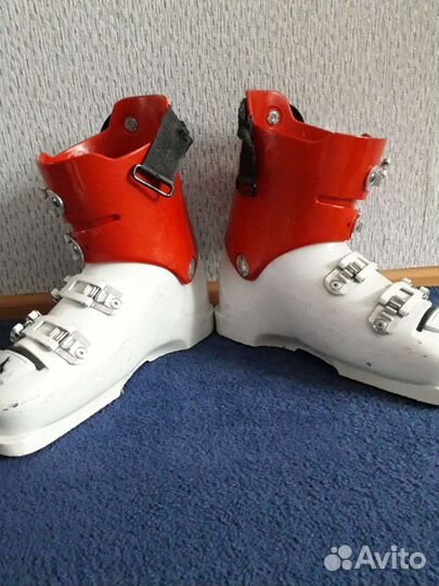 Горнолыжные ботинки atomic