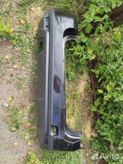 Продам задний бампер на Дастер