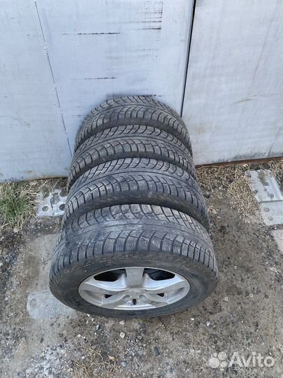 Gislaved Nord Frost 5 215/65 R16