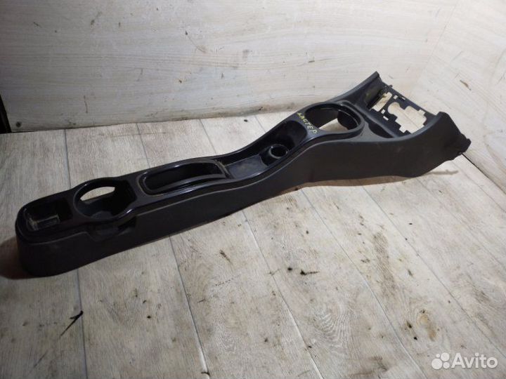 Консоль между сидений Renault Duster 1.5 DCI