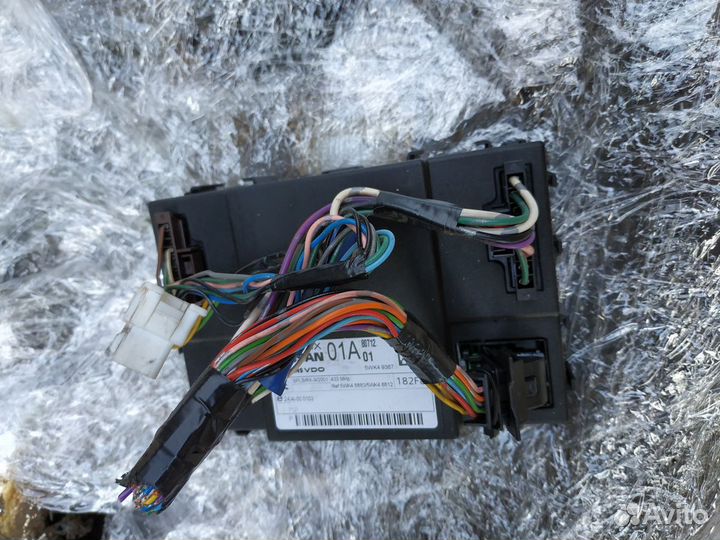 Блок комфорта Nissan Navara D40