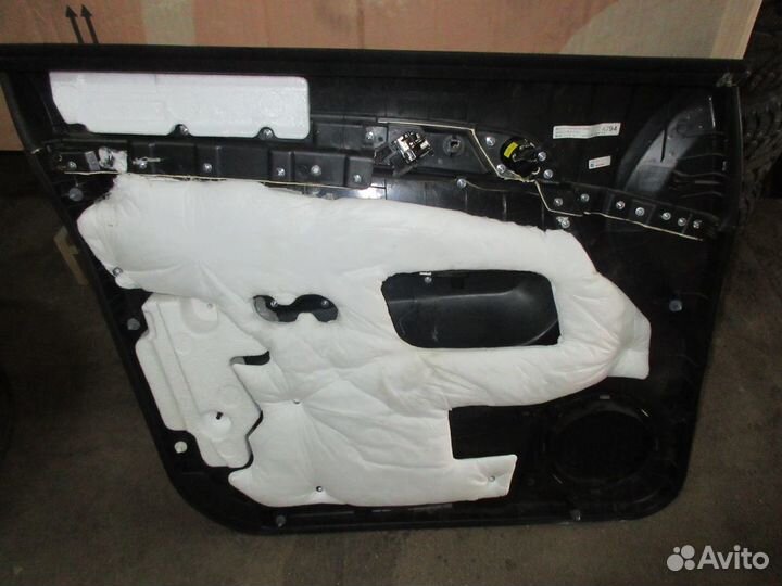 Обивка передней правой двери opel antara