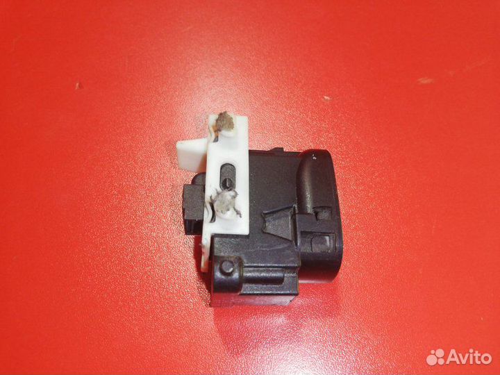 Блок управления стеклоподъемниками передний правый