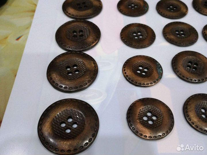 Пуговицы металлические