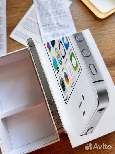 iPhone 4S, 8 ГБ