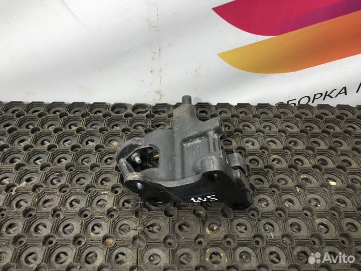 Кронштейн торсиона кабины левый Scania 5-series