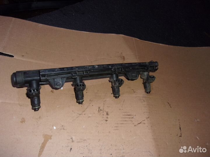 Форсунка топливная Skoda Fabia 2.2007-2014г