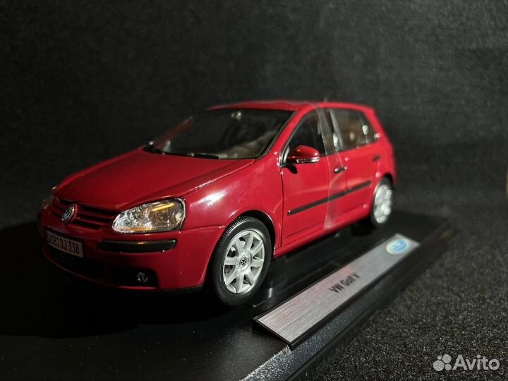 Модели автомобилей 1/18 VW Golf V