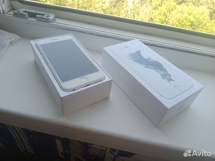 Телефон iPhone 6s