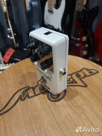 Педаль эффектов Nux Cherub Boost-Core-Deluxe