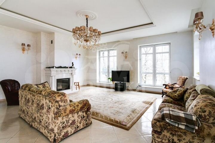 Дом 950 м² на участке 25 сот.