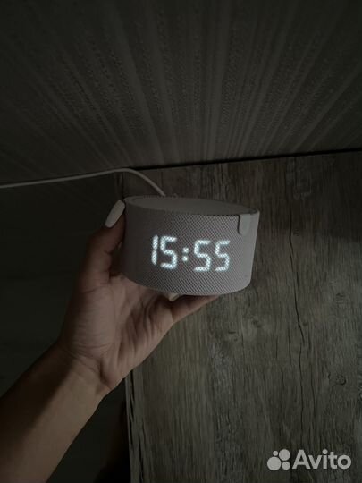 Колонка алиса с часами