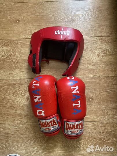 Боксерский шлем перчатки, защита ног