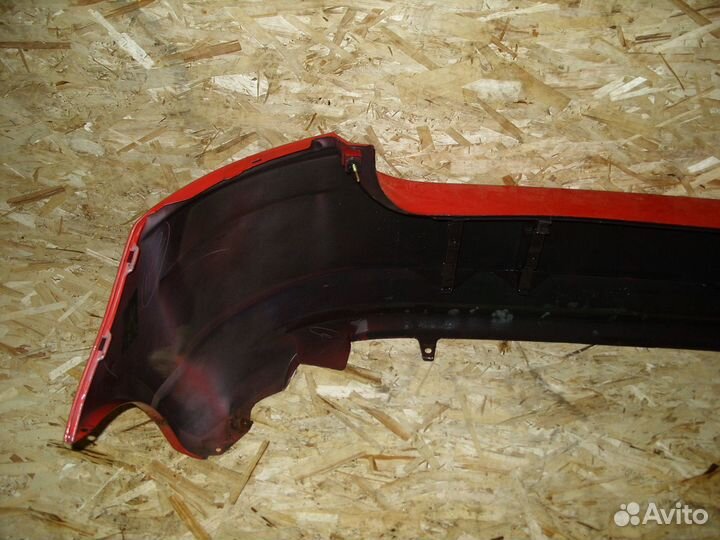 Бампер задний Toyota Allex NZE124 Красныйцарапины