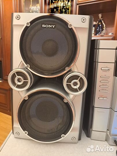 Музыкальный центр sony.это супер крутая сонька