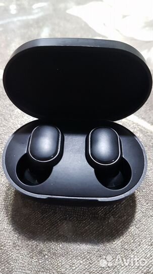 Беспроводные наушники apple airpods