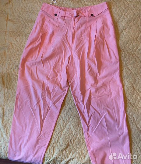 Костюм брючный и фирменные пиджаки, и жилет