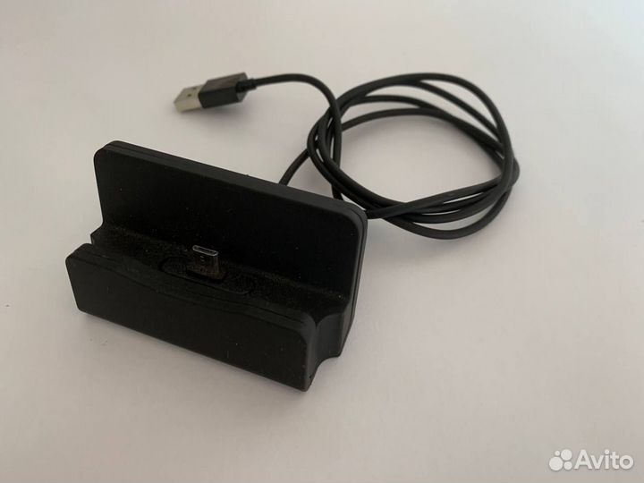 Зарядная док-станция для смартфона