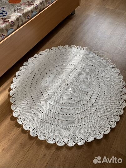 Коврик на пол круглый ручной вязки 110 см диаметр