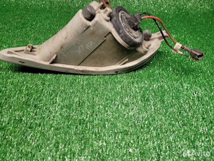 Фара противотуманная правая Toyota Camry 30