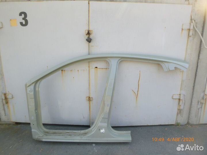 Боковина левая LADA Xray Cross 8450105003